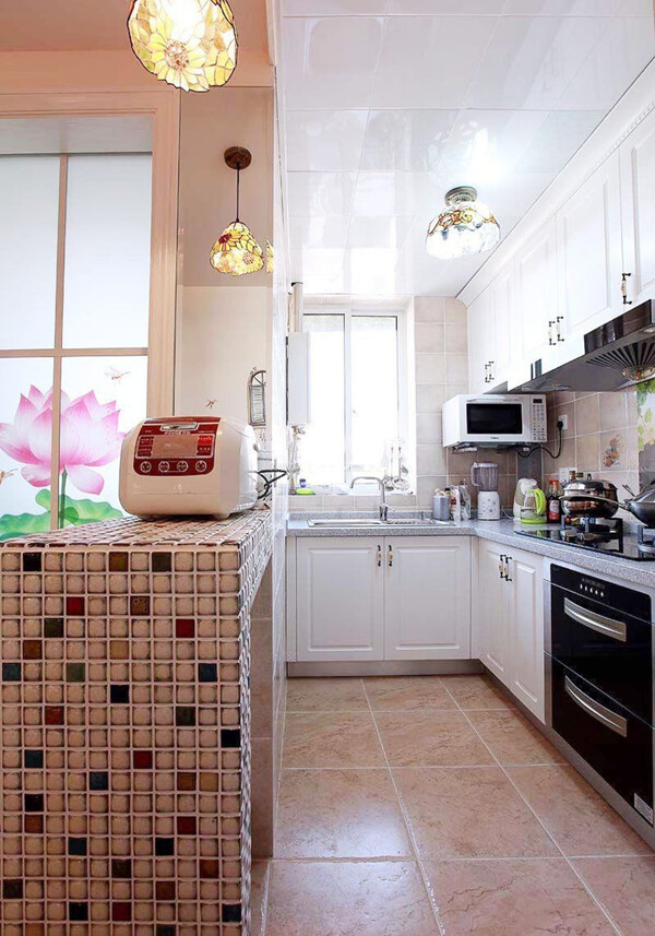 70平米装修风格小厨房瓷砖贴图效果