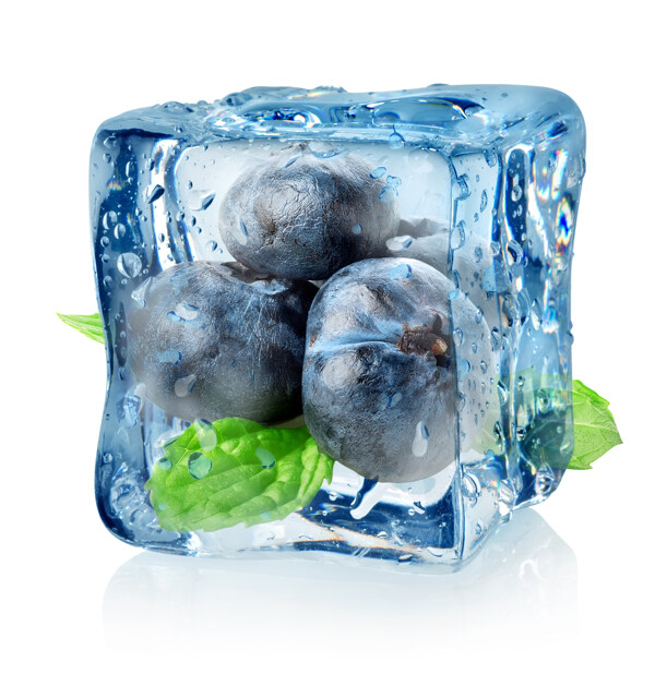 冰块里的蓝莓