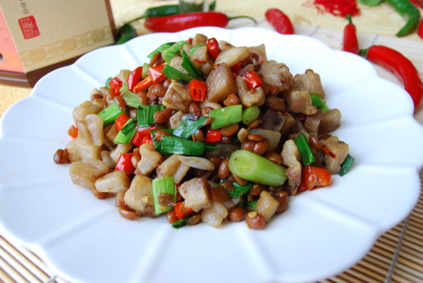 大蒜臘八豆炒油渣圖片