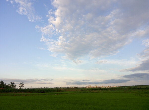 藍(lán)天白云