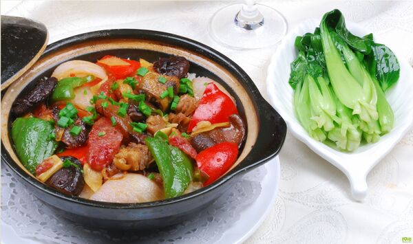 回鍋肉砂鍋飯圖片