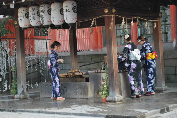 京都八坂神社净池图片