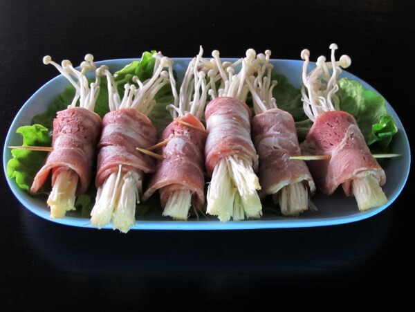 午餐肉包金針菇