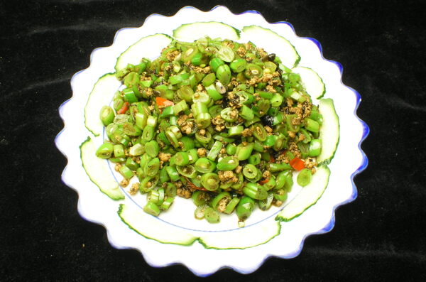 榄菜肉沫四季豆图片