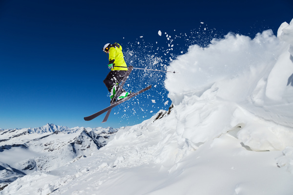高难度滑雪男人图片