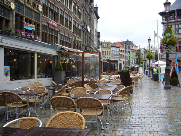 荷兰露天咖啡座图片