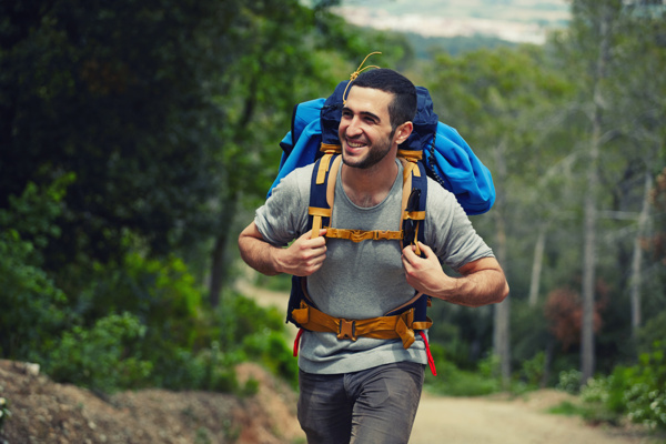 開心的登山男人圖片