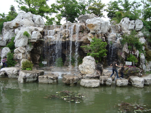 吴淞炮台森林公园瀑布