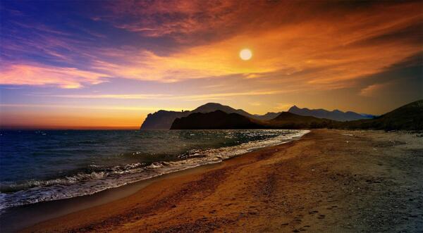克里米亚海滩夕阳美景图片