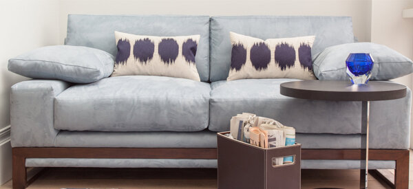 现代清新客厅浅灰色布艺沙发室内装修效果图