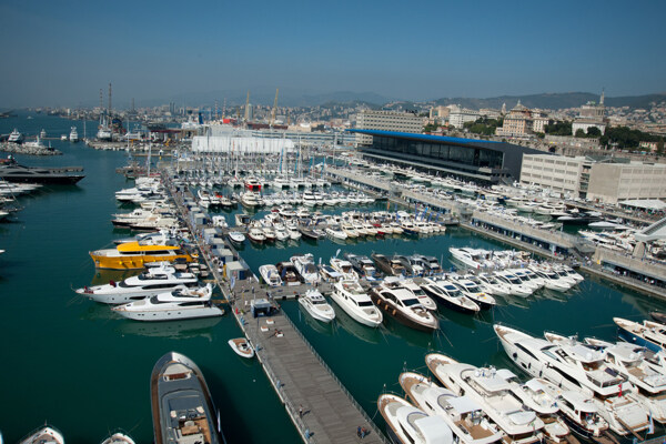 热那亚港口城市图片