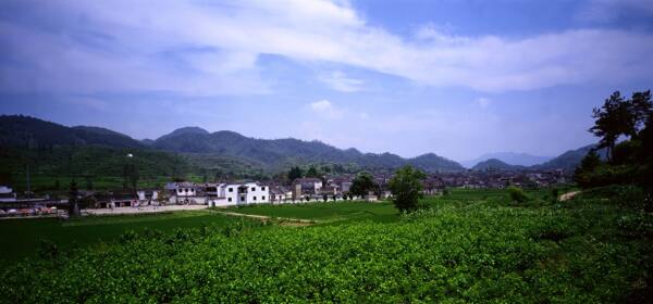 山區(qū)村莊風景圖