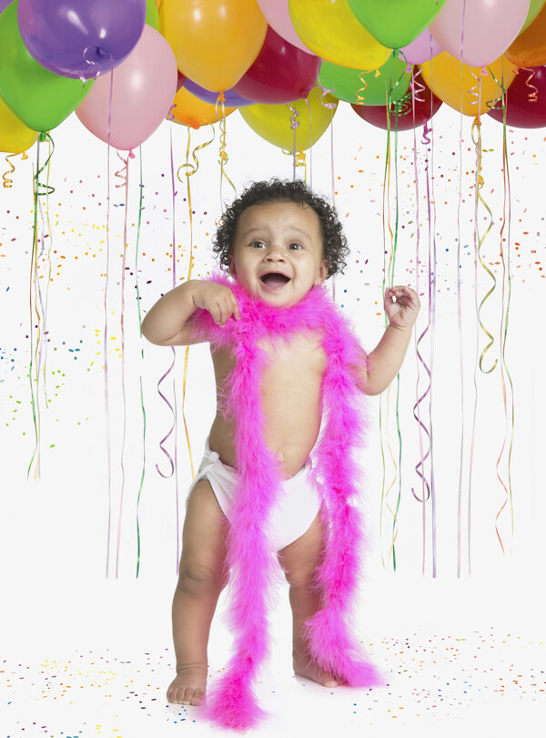 气球与开心的小宝宝图片