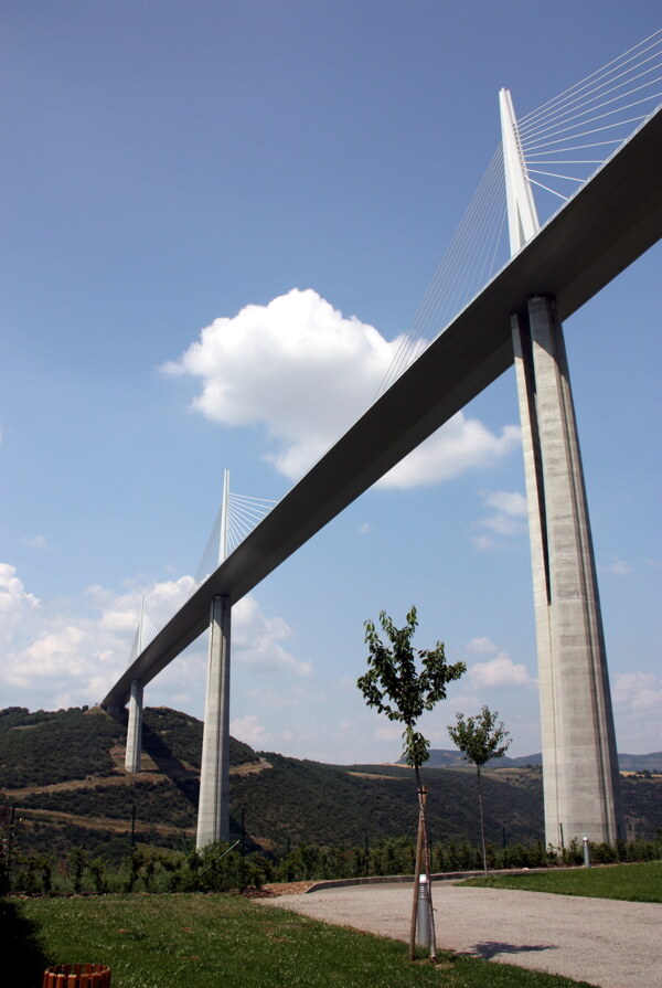 法国第一高桥米洛高架桥图片