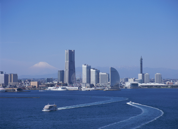 江边城市风景图片