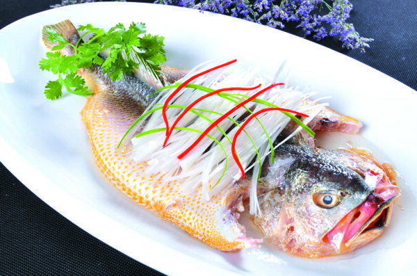 清蒸大黃魚(yú)圖片