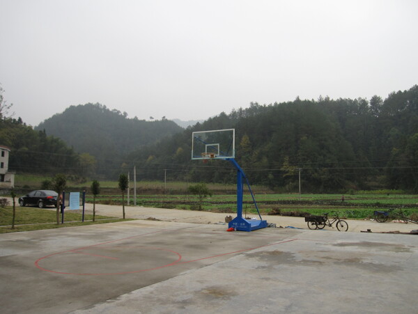 大联村篮球场图片