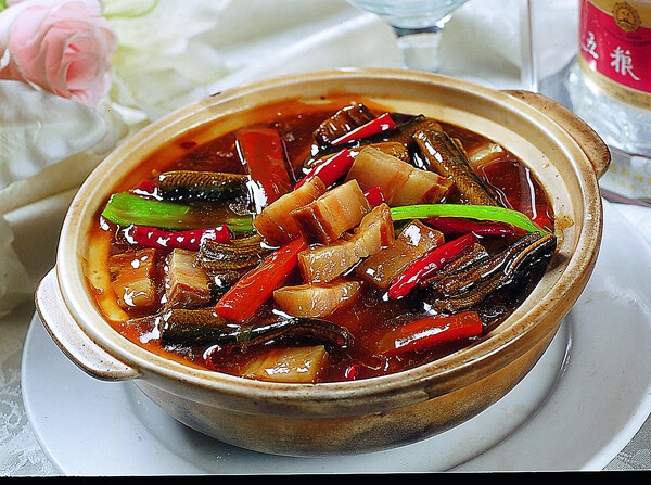 豫菜咸肉烘鳝鱼图片
