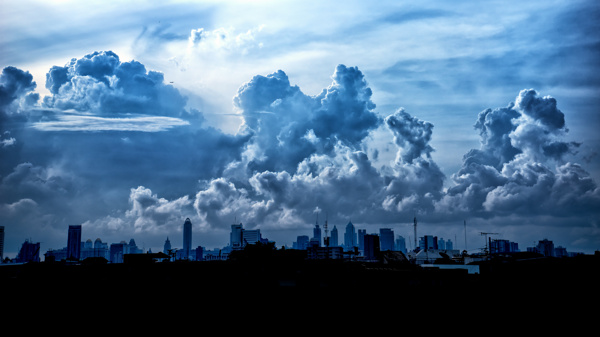 唯美城市云层风景图片