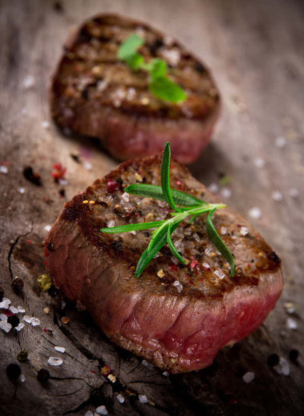 烤牛肉攝影圖片