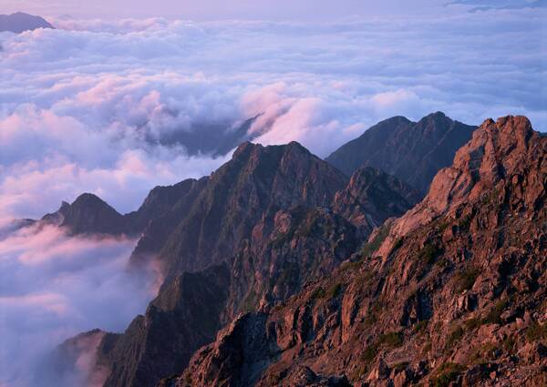 山之頂云之端
