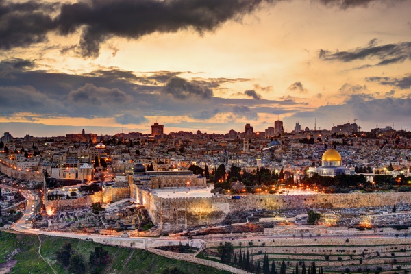 黄昏下的以色列城市景色