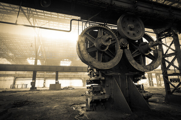 厂房里的古老机械图片