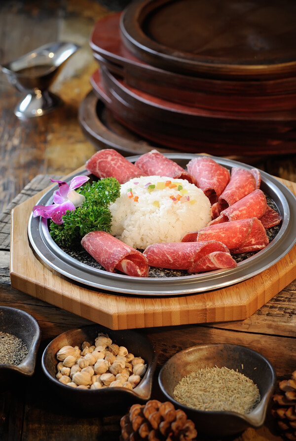 肥牛鐵板飯