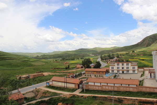 山村学校景色图片