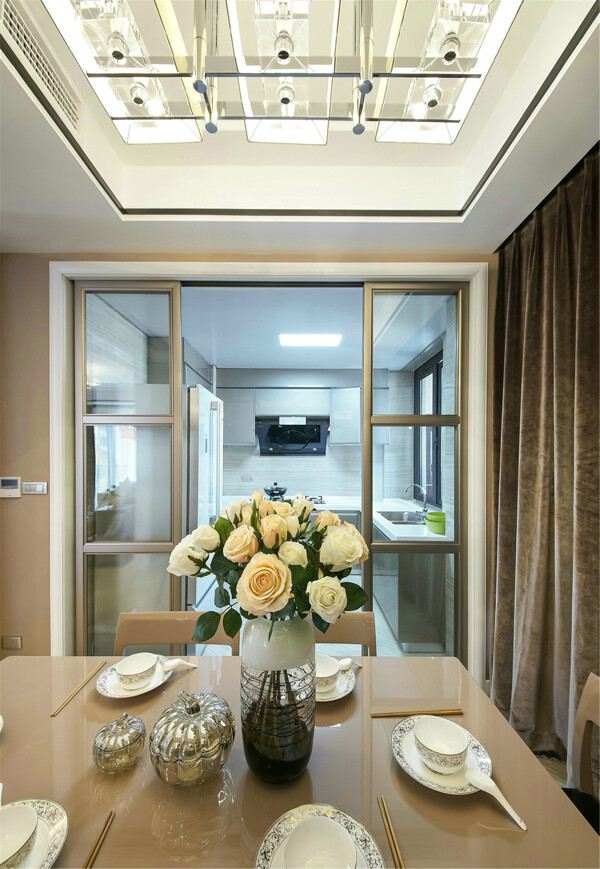 現(xiàn)代簡約餐廳餐具鮮花設(shè)計(jì)圖