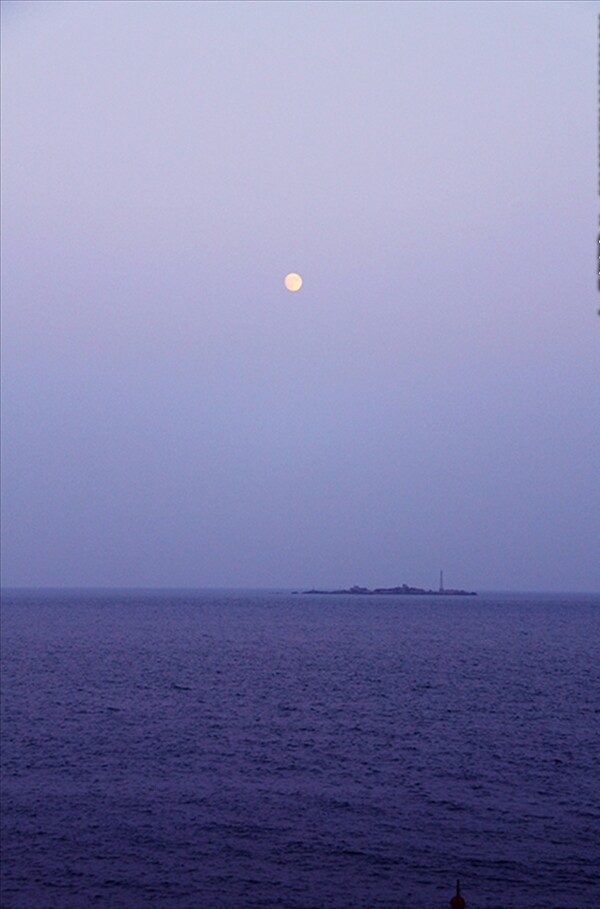 崂山海上明月