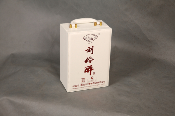 高档白色皮制酒盒外包装礼品盒立式图片
