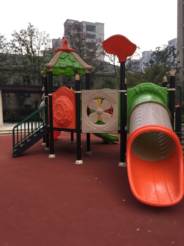 滑滑梯