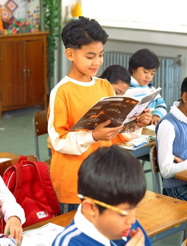 小学生图片