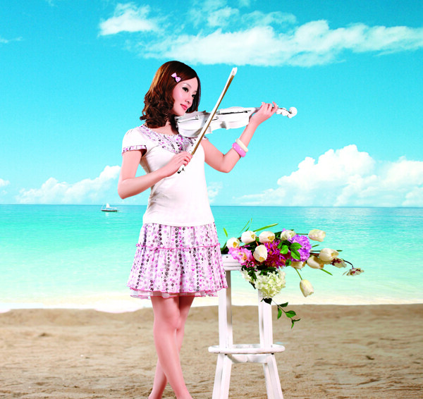 拉小提琴的美女图片
