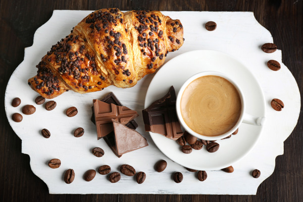 面包巧克力咖啡图片