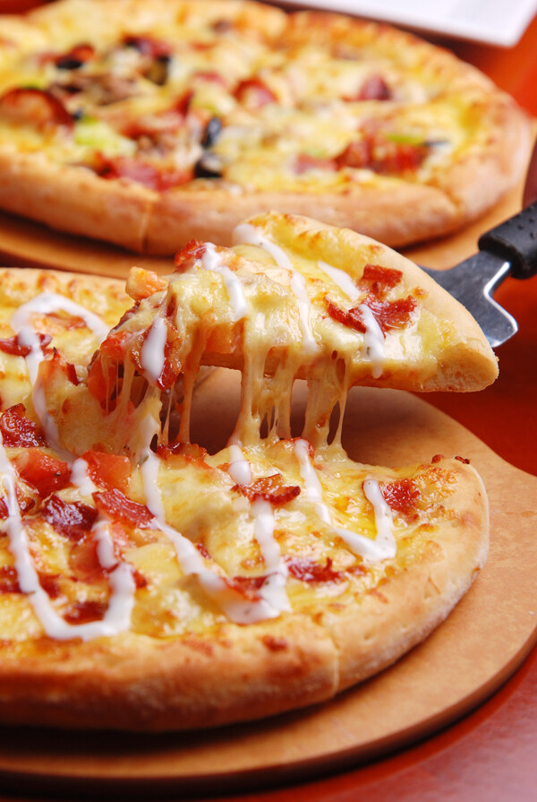 比萨披萨培根图片