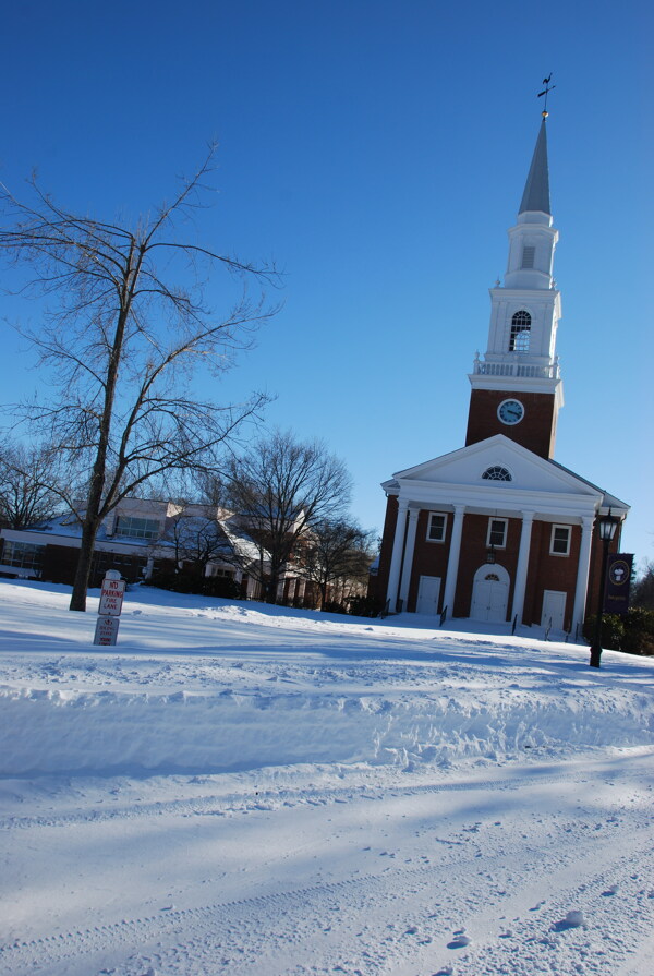 教堂雪景图片