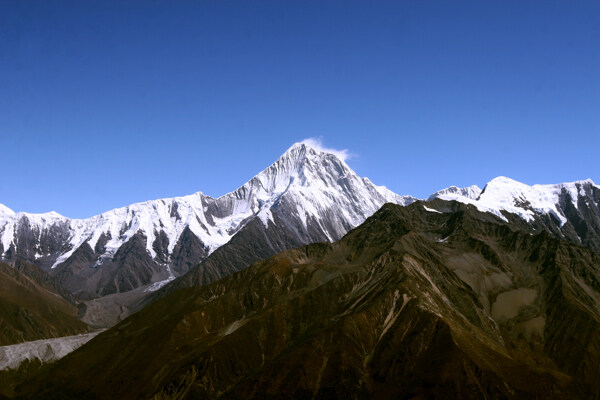 贡嘎雪山图片