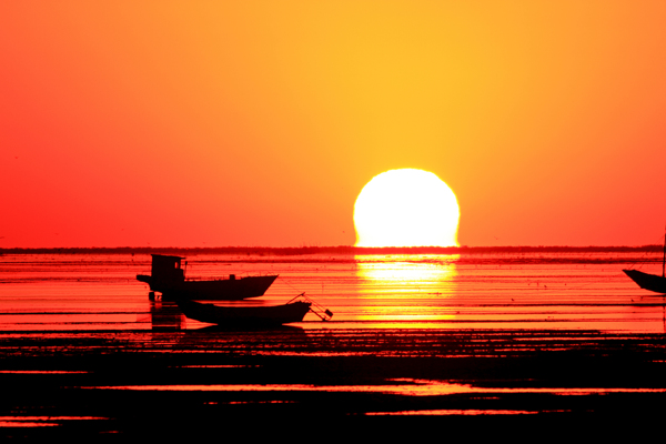 海上日出