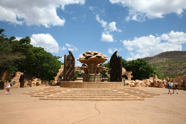 南非太阳城雕塑图片