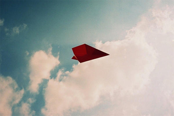 飞舞的纸飞机