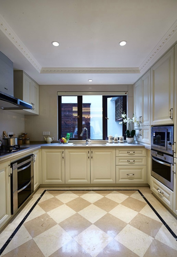 欧式简约风室内设计厨房格子瓷砖效果图