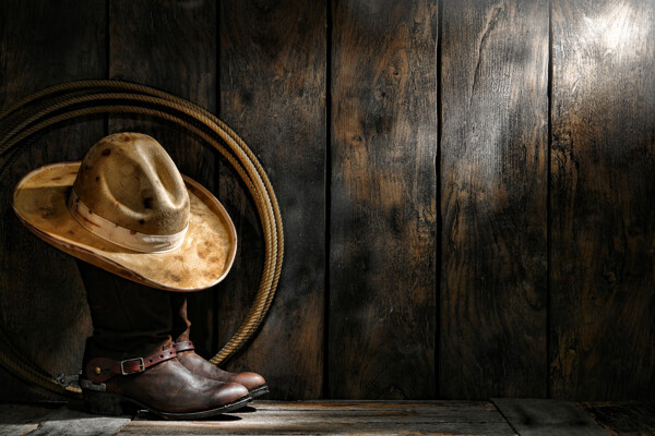 牛仔帽子与皮靴
