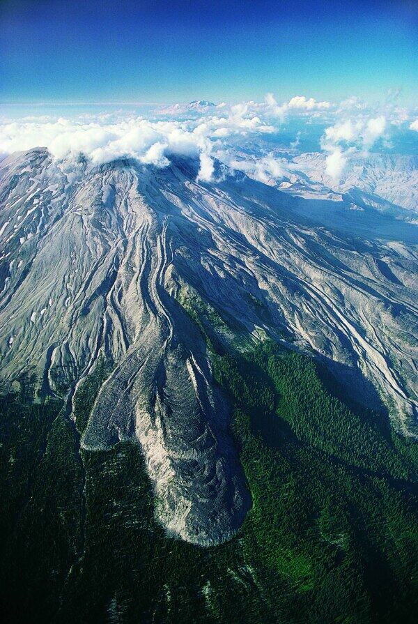 珍贵的大幅火山地貌图图片