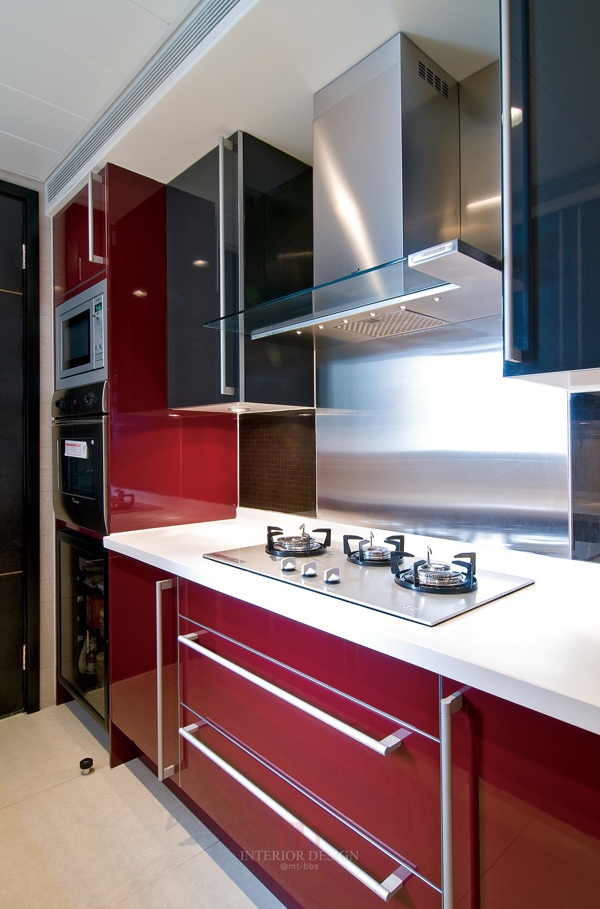 简约风室内设计厨房红色收纳柜效果图