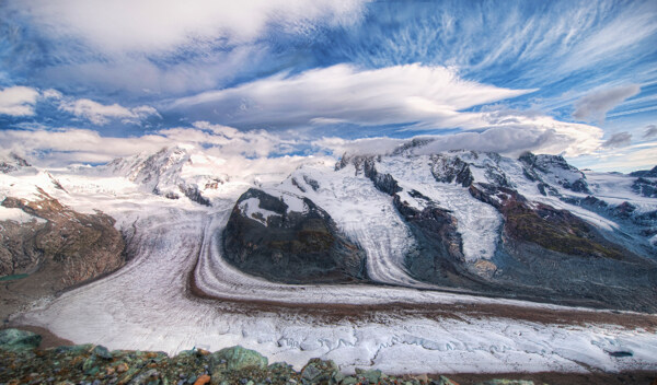 雪山美丽风景图片