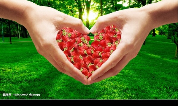 爱心手势草莓图片