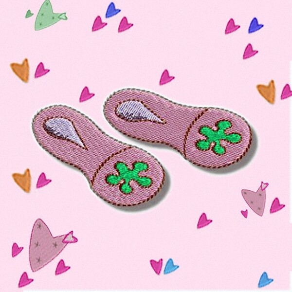 绣花拖鞋色彩粉红色心形免费素材