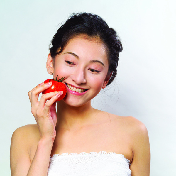 西红柿与美女图片图片